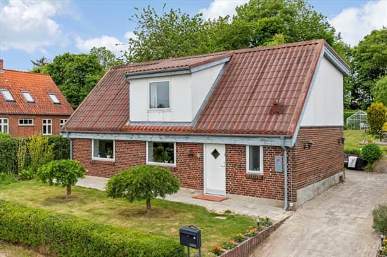 Byvej 24, Selling - billede 1