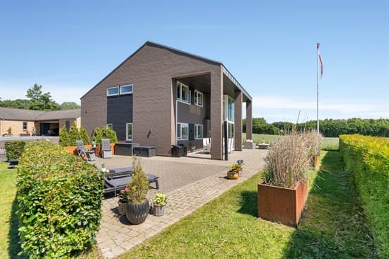 Dronninghøj 9, Storring - billede 1